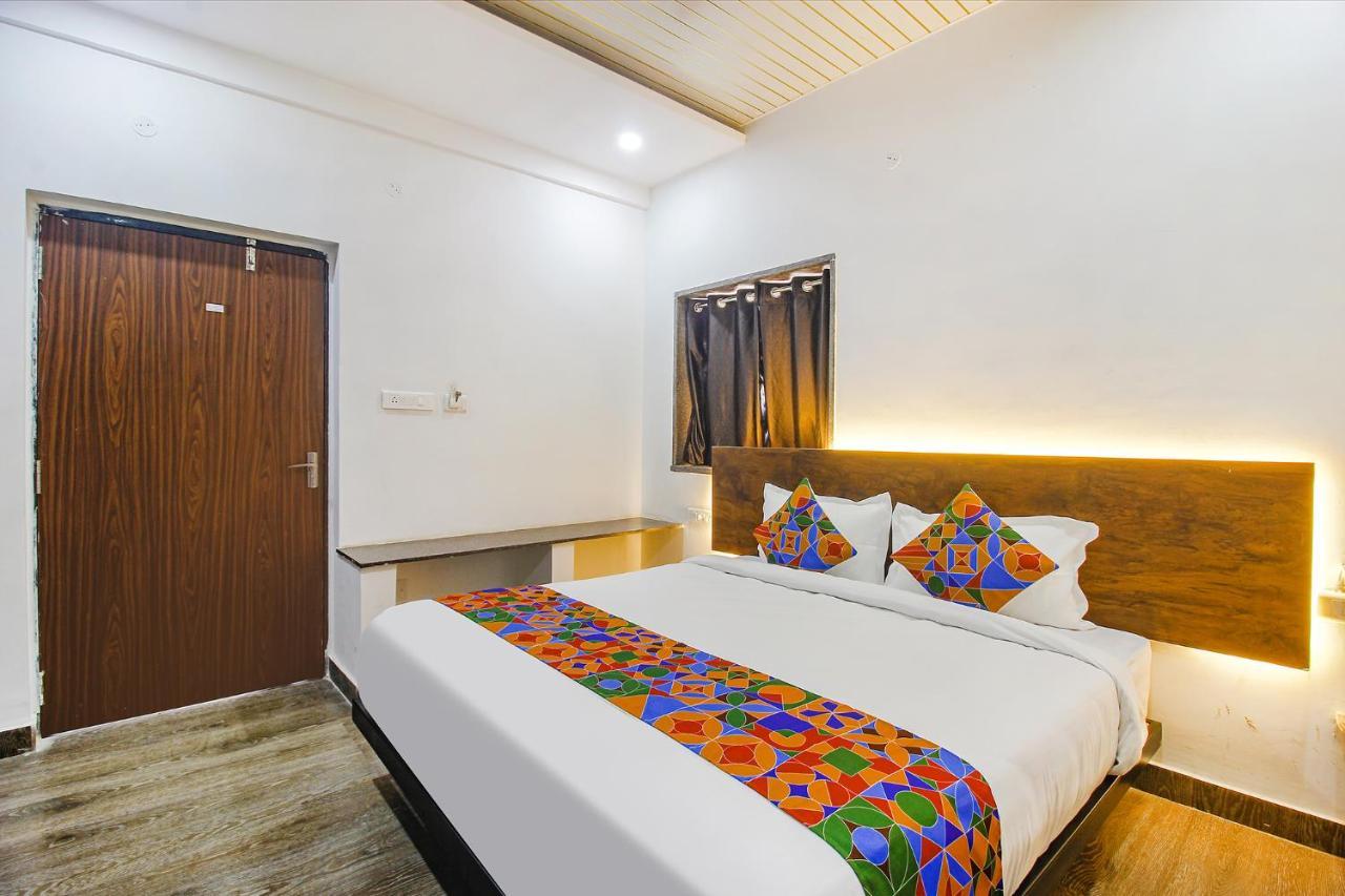Fabhotel W Grand Suites - Nr Lanco Hills, Manikonda Hyderabad Exterior photo