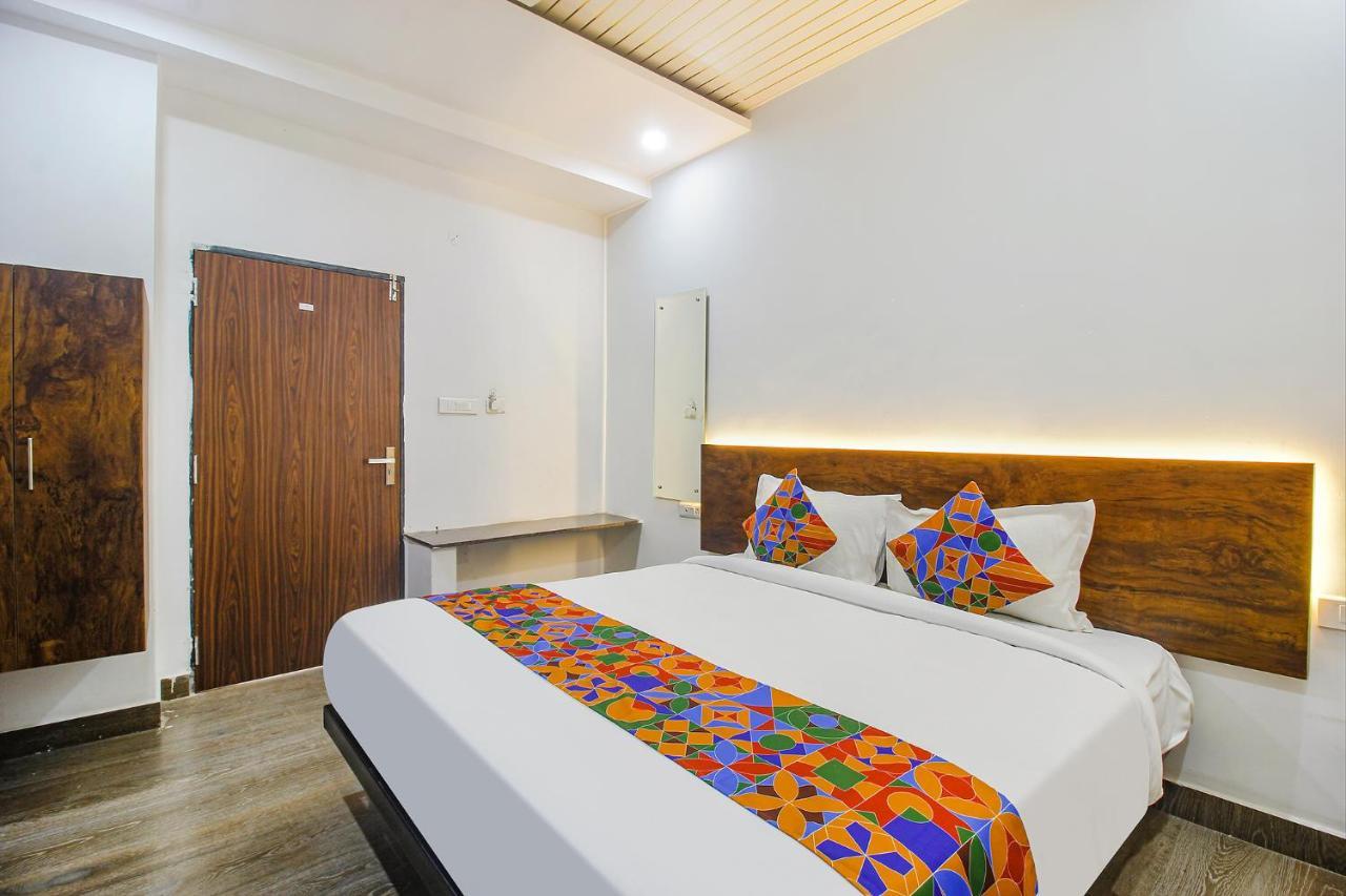 Fabhotel W Grand Suites - Nr Lanco Hills, Manikonda Hyderabad Exterior photo